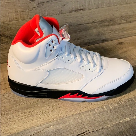 NIKE Air Jordan 5 Retro Fire Red - Picture 5 of 6